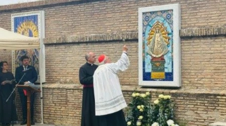 Entronización del mosaico de la Virgen de Luján