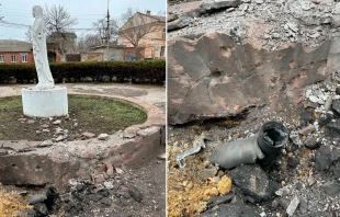 Imagen de la Virgen frente a la Iglesia del Sagrado Corazón de Jesús en Jersón. Detalle del proyectil a escasos metros de la imagen. Crédito: Conferencia de Obispos Católicos Romanos de Ucrania.