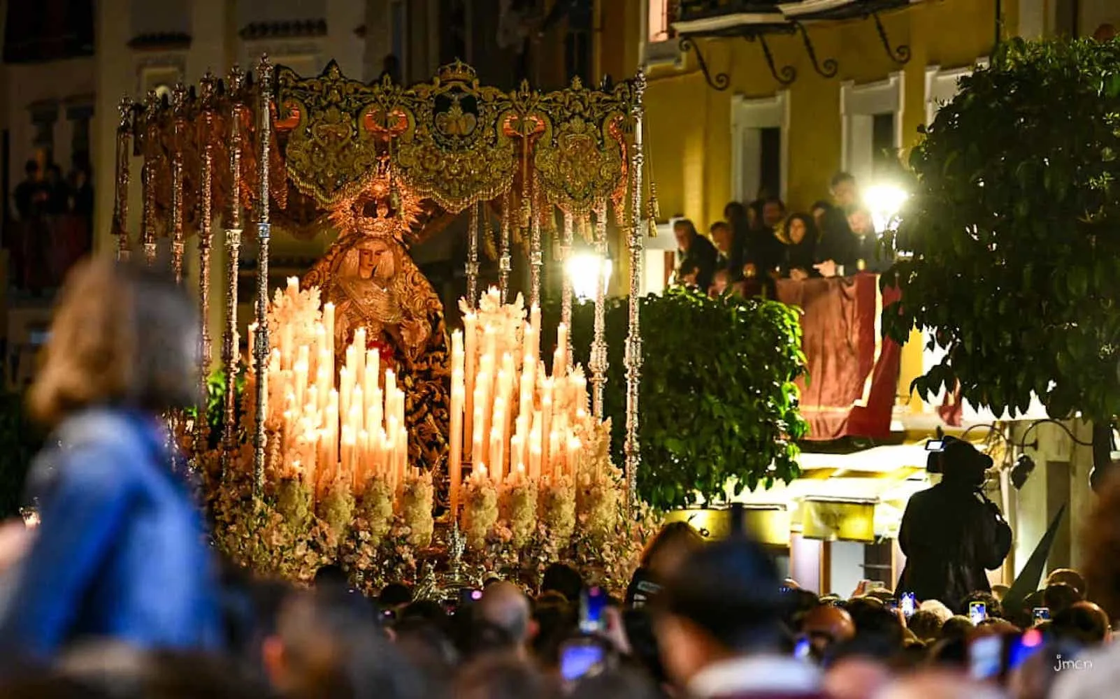 Palio de María Santísima del Rocío en las calles de Sevilla el Lunes Santo?w=200&h=150