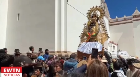 Miles celebran a la Virgen de Copacabana en su centenario y piden su intercesión por Bolivia