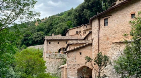 Vista de Eremo delle Carceri, Asís, Italia, julio de 2025.