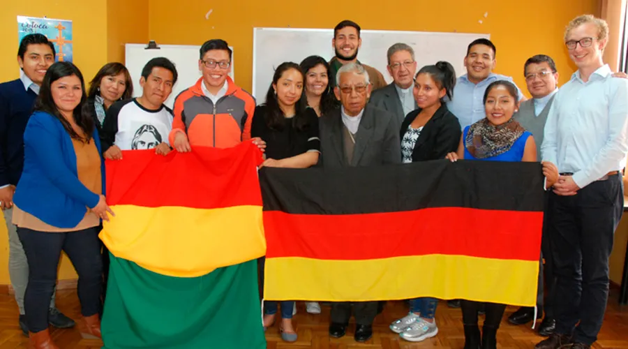 Voluntarios bolivianos que viajarán a Alemania / Foto: Iglesia Viva CEB?w=200&h=150