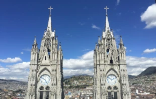 Torres de la Basílica del Voto Nacional en Quito (Ecuador). Crédito: David Ramos/ACI Prensa.