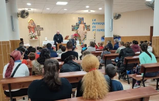 Mons. Santiago Gómez Sierra, Obispo de Huelva, en la parroquia de San Pablo en 2022. Crédito: Diócesis de Huelva