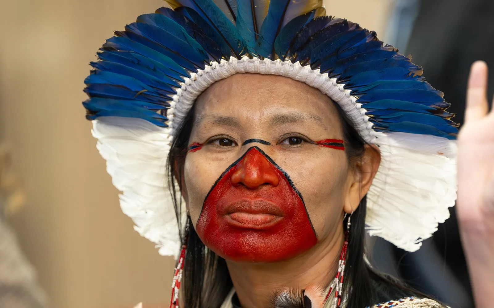 la jefe Putany de la tribu Yawanawa realizó un ritual chamánico en el Foro Económico Mundial de 2024.?w=200&h=150