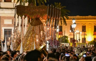 Procesión en Sevilla el Lunes Santo de 2024. Crédito: Joaquín Carmona