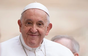 El Papa Francisco preside la Audiencia General en la Plaza de San Pedro, 26 de octubre de 2023. Crédito: Ricardo Perna - Shutterstock