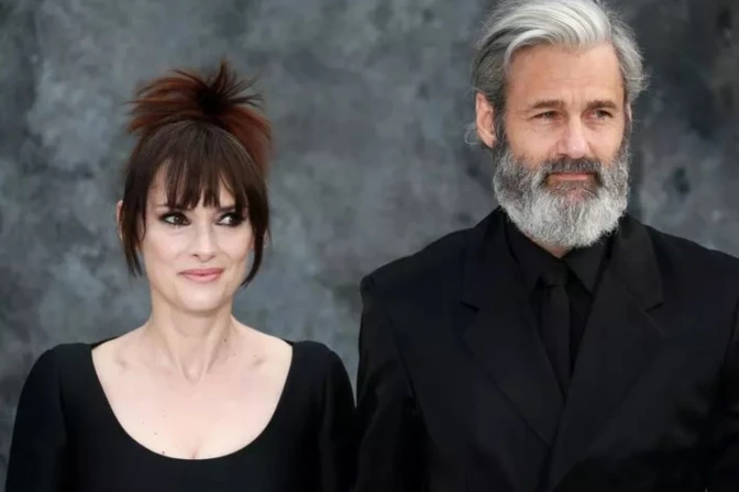 Winona Ryder y su novio Scott Mackinlay Hahn