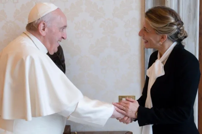El Papa Francisco recibe a la vicepresidenta segunda del Gobierno de España, Yolanda Díaz en diciembre de 2021.